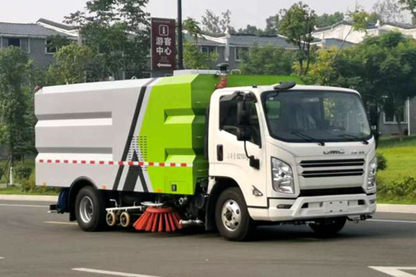 JMC Kairui multifunctional high-end washing and sweeping vehicle
