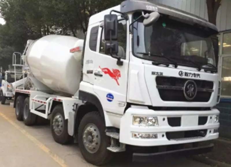12-cubic-meter concrete mixer truck of China National Heavy Duty Truck Group